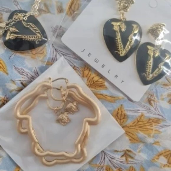 Lux V Head-Shaped 3D Heart Pin Earrings Exaggerated Designer Fashion Jewelry - Picture 7 of 16